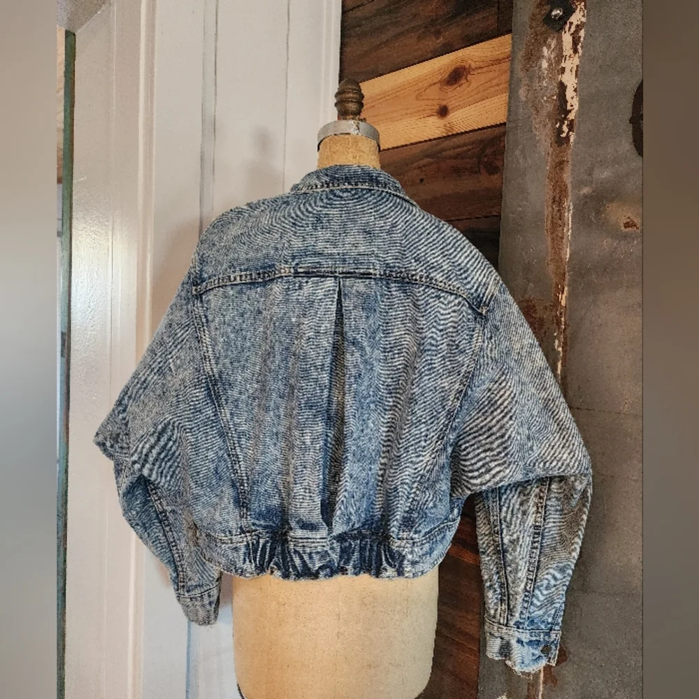 Vintage Acid Wash Denim Jean Jacket With Roglin Sleeves. - Picture 3 of 9